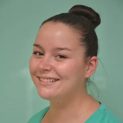 Schulcz Krisztina – fogászati asszisztens, dentálhigiénikus